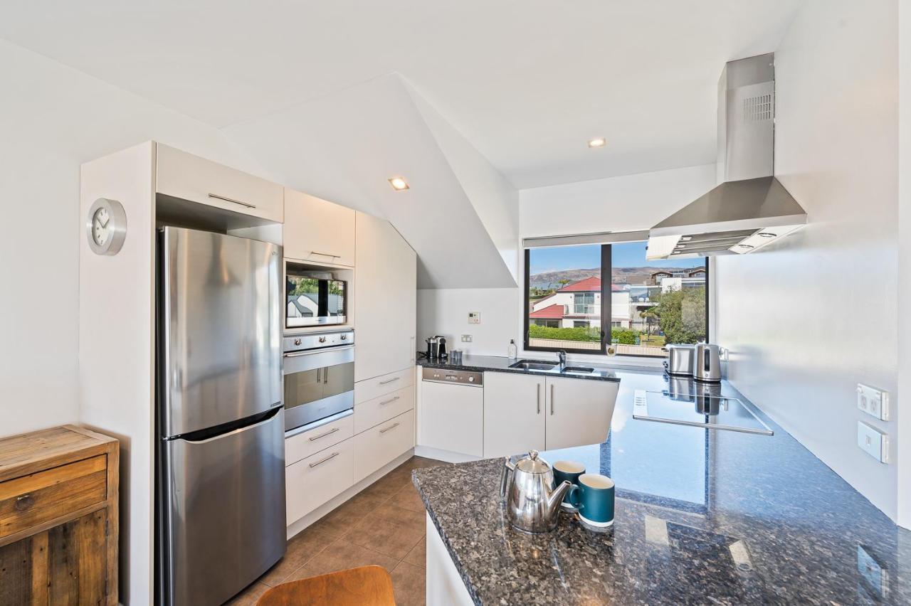 Ironside Lakeview Townhouse Wanaka Exterior photo