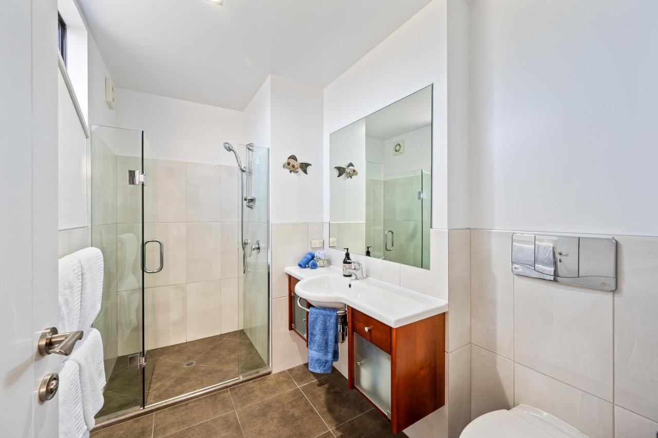 Ironside Lakeview Townhouse Wanaka Exterior photo