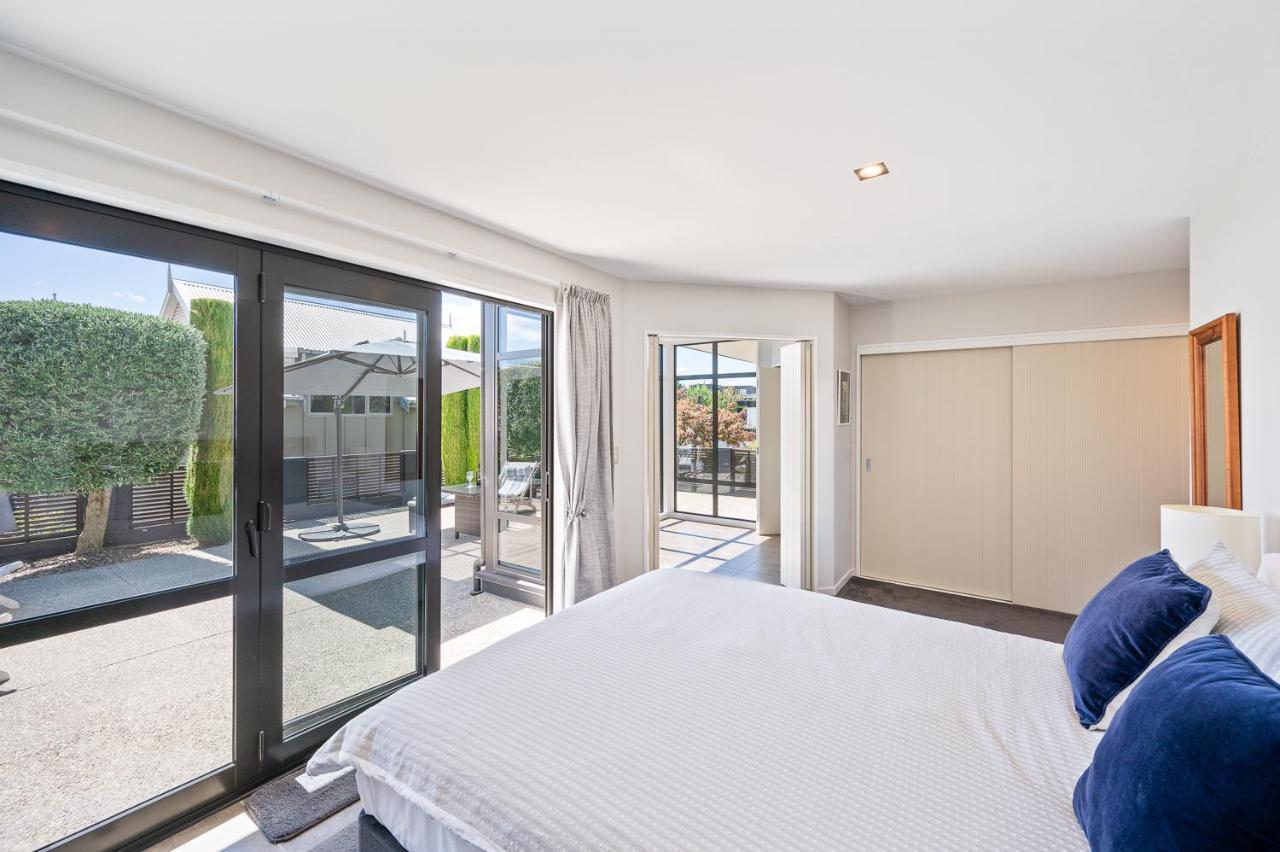 Ironside Lakeview Townhouse Wanaka Exterior photo